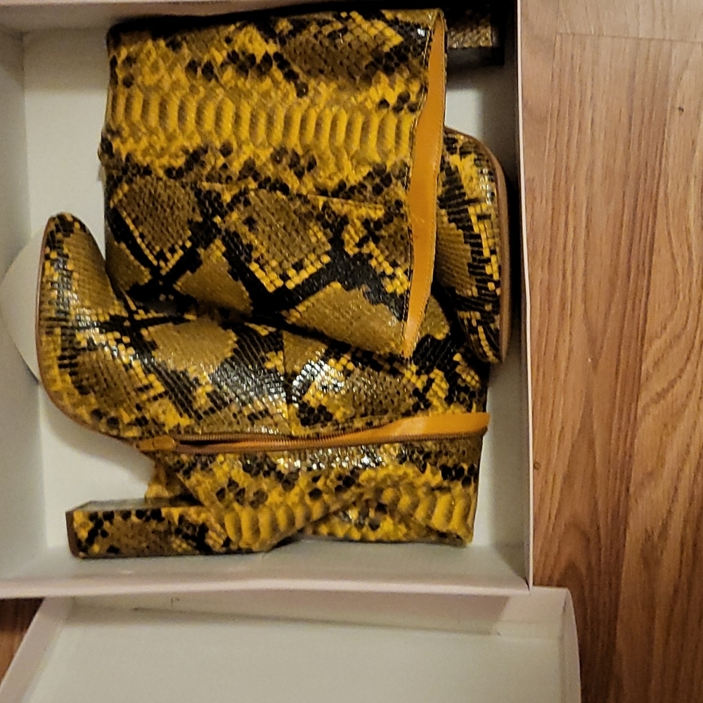 5.5 heeled boots